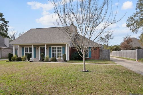 30863 Meadow Wood Blvd, Denham Springs, LA, 70726-2747 | Card Image