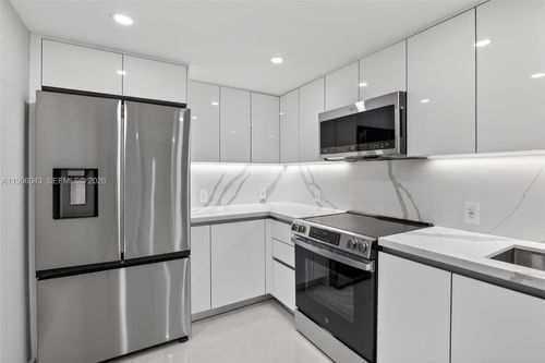 apt-2606-3675 N Country Club Dr, Aventura, FL, 33180-1710 | Card Image