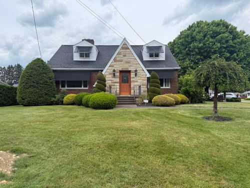 102 W Fairmont Ave, New Castle, PA, 16105-2852 | Card Image