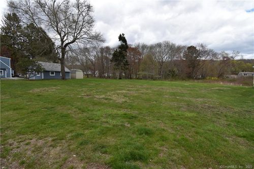 215 Pequotsepos Road Ext, Mystic, CT, 06355-3040 | Card Image