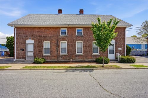 17 Victory St, Cumberland, RI, 02864-5320 | Card Image