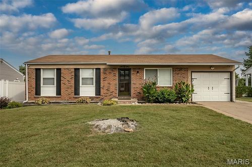 3224 Highgate Ln, Saint Charles, MO, 63301-1043 | Card Image