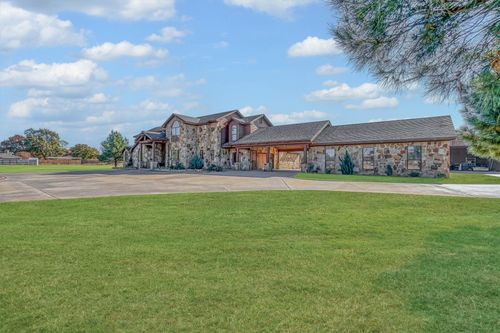 4517 Cottonwood Ln, Vernon, TX, 76384-6401 | Card Image