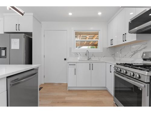 524 Rupert St, Hope, BC, V0X1L0 | Card Image