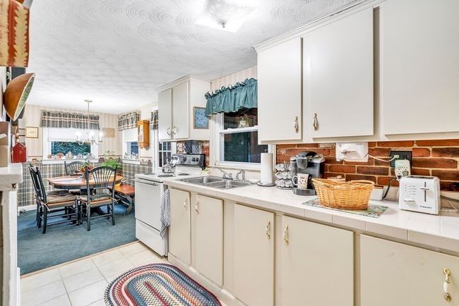 51 Pine St, House other with 3 bedrooms, 1 bathrooms and 5 parking in Sudbury MA | Image 10