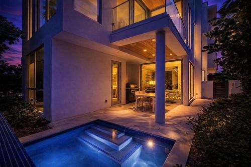 1070 Del Harbour Dr, Delray Beach, FL, 33483-6510 | Card Image