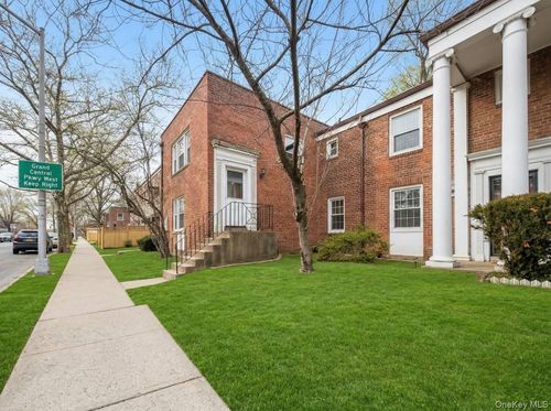 74e-144-37 Grand Central Pkwy, Jamaica, NY, 11435 | Card Image