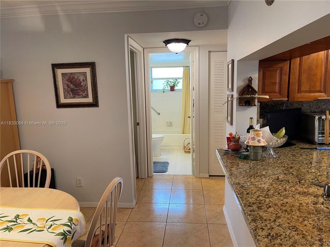 APT-210 - 10422 24 Th Pl, Condo with 2 bedrooms, 2 bathrooms and null parking in Sunrise FL | Image 7