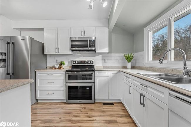 18 Princess Dr, House other with 3 bedrooms, 2 bathrooms and 6 parking in Lisle ON | Image 12