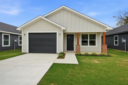 1008 S First St, Sherman, TX, 75090-8004 | Card Image