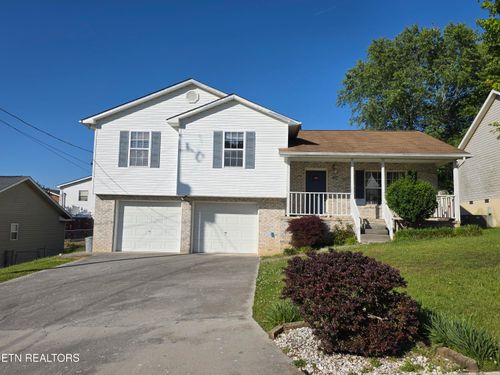 8912 Heathercrest Dr, Powell, TN, 37849-3043 | Card Image
