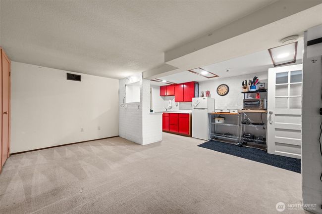 Lower kitchen | Image 33