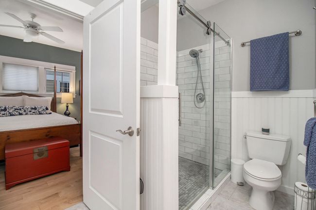 Main floor - primary bath 1 | Image 20