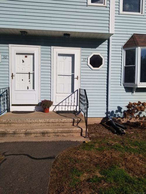 37-1 Abbott Rd, Ellington, CT, 06029-3865 | Card Image