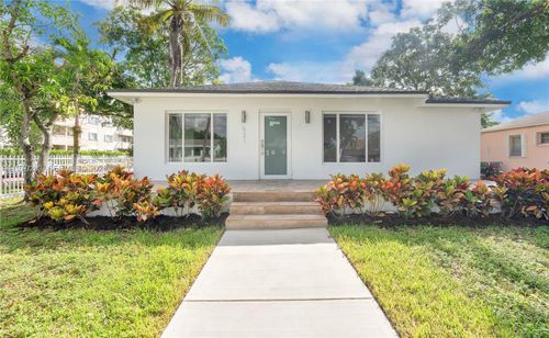 521 Nw 33rd Ave, Miami, FL, 33125-4129 | Card Image