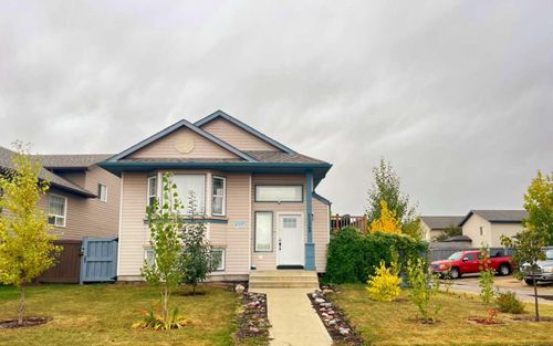 11269 75 Ave, Grande Prairie, AB, T8W0C4 | Card Image