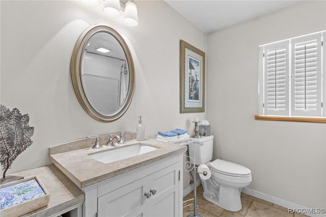 guest bath | Image 24