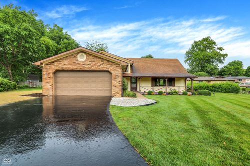 4070 Serenity Way Ct, Greenwood, IN, 46142-8428 | Card Image