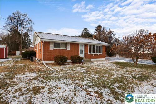 442 Avon St, Palmer Twp, PA, 18045-3704 | Card Image