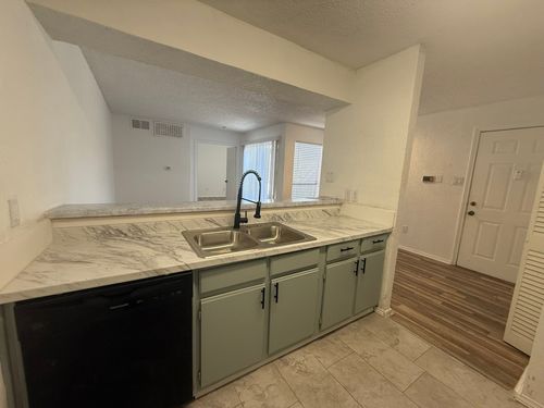 302-9813 Walnut St, Dallas, TX, 75243-8858 | Card Image