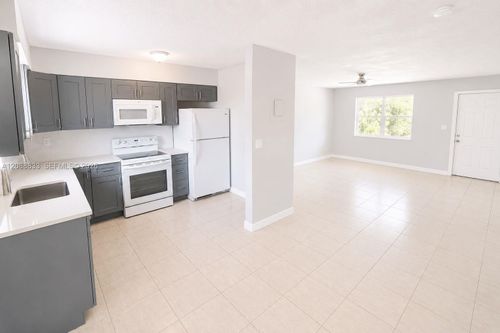 202-202 Sw 27th Ter, Fort Lauderdale, FL, 33312-1224 | Card Image