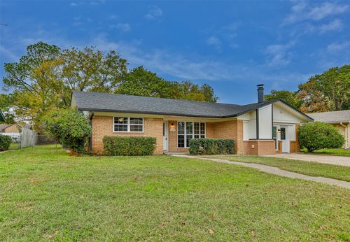 403 Willow Way, Gainesville, TX, 76240-4508 | Card Image