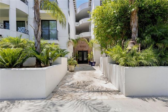 UNIT-202 - 5253 Vantage Ave, Condo with 3 bedrooms, 2 bathrooms and 2 parking in Valley Village CA | Image 26
