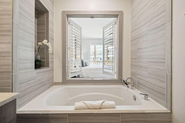Master Bathroom | Image 23