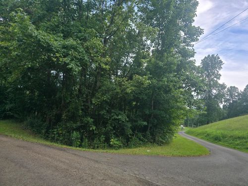 1 Bellwood Ests, Middlesboro, KY, 40965 | Card Image