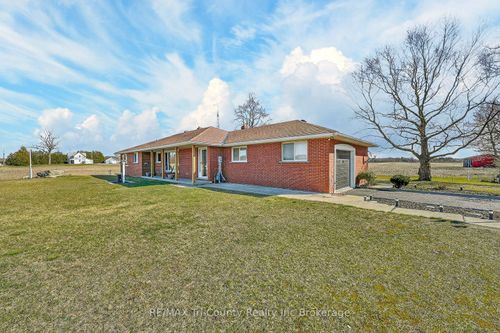 568 7th Concession Rd Enr, Clear Creek, ON, N0E1C0 | Card Image