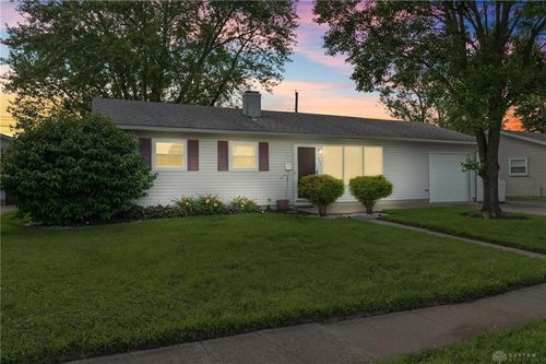 242 Poe Ln, Xenia, OH, 45385-2736 | Card Image