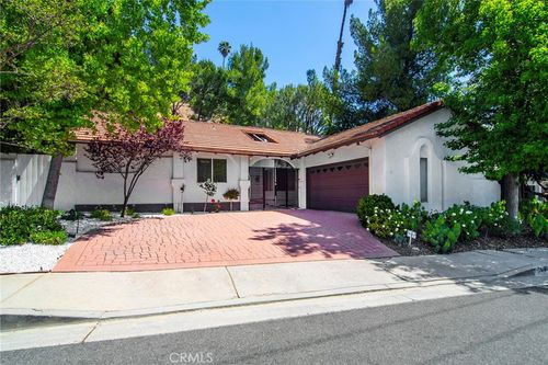 19611 Rosita St, Tarzana, CA, 91356-4924 | Card Image