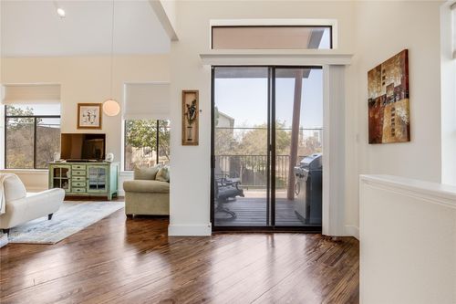 2205 Bastrop St, Houston, TX, 77003-5915 | Card Image