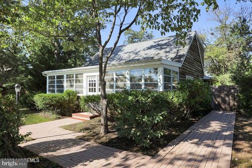 637 Compass Ave, Beachwood, NJ, 08722-4123 | Card Image