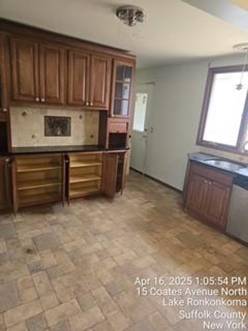 15 Coates Ave N, Ronkonkoma, NY, 11779-4513 | Card Image