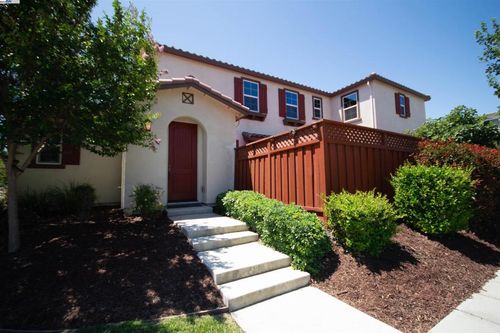 1001 S Shields Ave, Mountain House, CA, 95391-1376 | Card Image