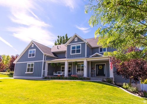 520 E 100 S, Hyde Park, UT, 84318-3216 | Card Image