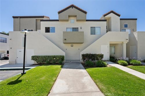 205-21200 Trumpet Dr, Newhall, CA, 91321-4441 | Card Image