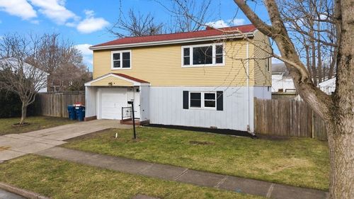 38 Turner St, New Bedford, MA, 02740 | Card Image