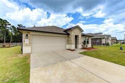 514 Kickapoo Drive Drive, House other with 4 bedrooms, 3 bathrooms and null parking in Anahuac TX | Image 3