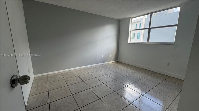 APT-403 - 4675 W 18 Th Ct, Condo with 2 bedrooms, 2 bathrooms and null parking in Hialeah FL | Image 4