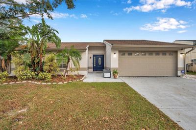 641 Bay Lake Trail, House other with 3 bedrooms, 2 bathrooms and null parking in Oldsmar FL | Image 2