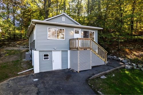 56 Cayuga Ave, Landing, NJ, 07850-1304 | Card Image