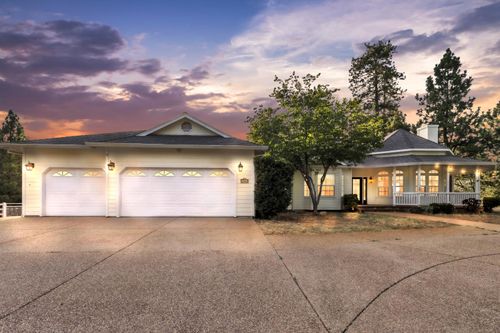 10460 Oak Canyon Dr, Penn Valley, CA, 95946-8990 | Card Image