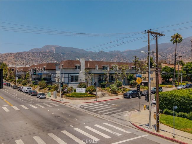 UNIT-33 - 14287 Foothill Blvd, Townhouse with 3 bedrooms, 3 bathrooms and 2 parking in Sylmar CA | Image 28