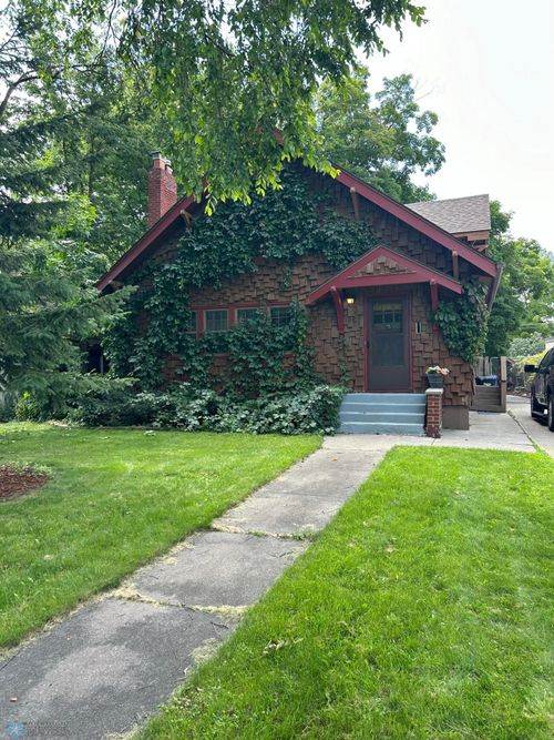 1507 9th St S, Fargo, ND, 58103-4116 | Card Image