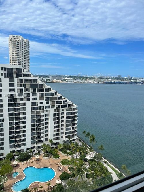 ph-19-770 Claughton Island Dr, Miami, FL, 33131-2647 | Card Image