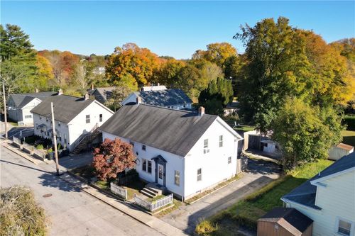 3 Union St, Coventry, RI, 02816-8161 | Card Image