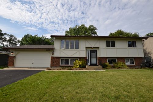 1116 Oakleaf Ave, McHenry, IL, 60051-8925 | Card Image