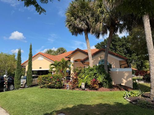 9050 Cypress Hollow Dr, Palm Beach Gardens, FL, 33418-4522 | Card Image